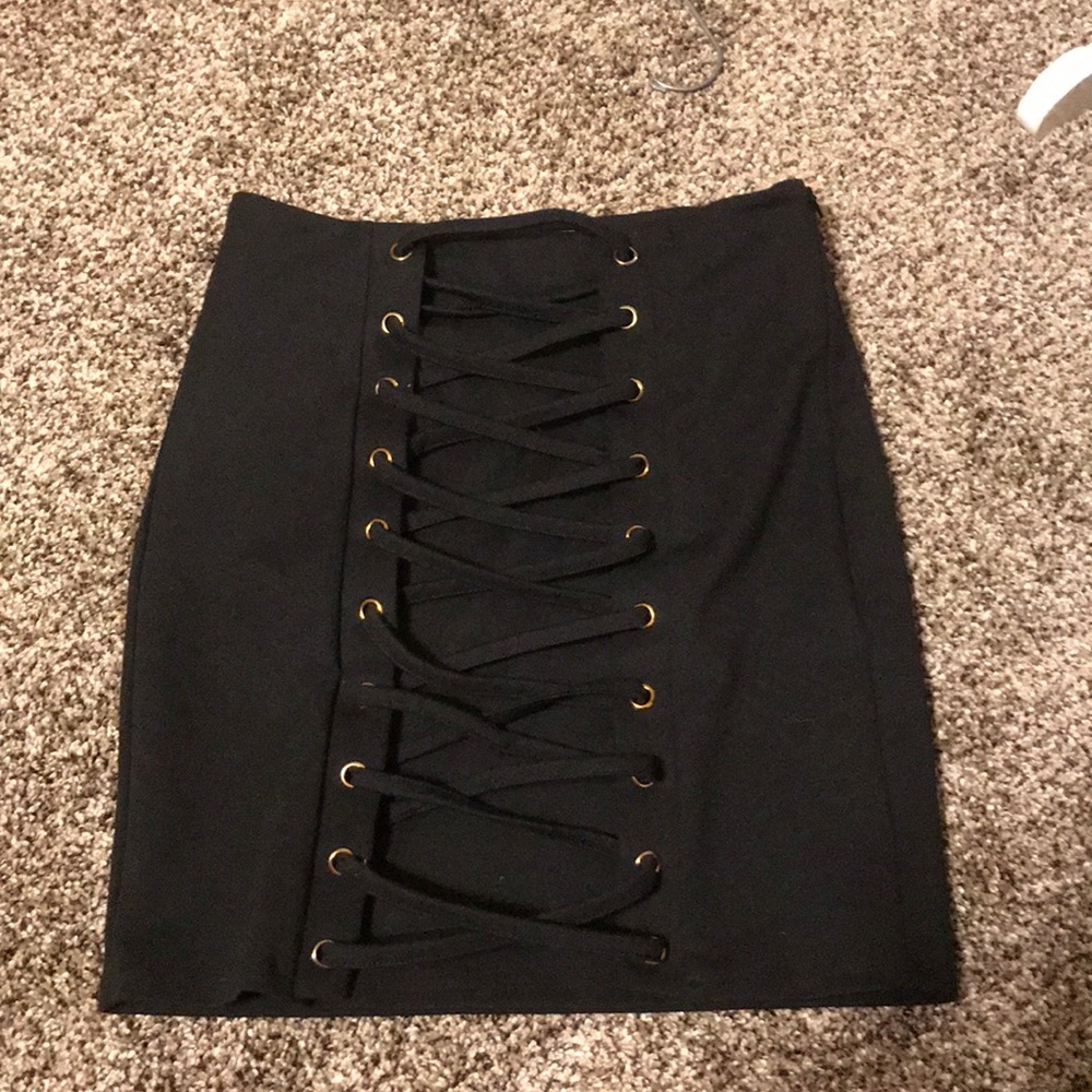 Tobi black skirt size medium